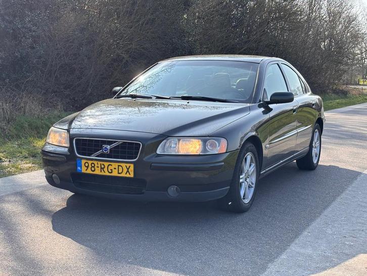 Volvo S60 2.4 Momentum | 5-Cilinder + Cruise |, Auto's, Volvo, Bedrijf, Te koop, S60, ABS, Airbags, Airconditioning, Boordcomputer