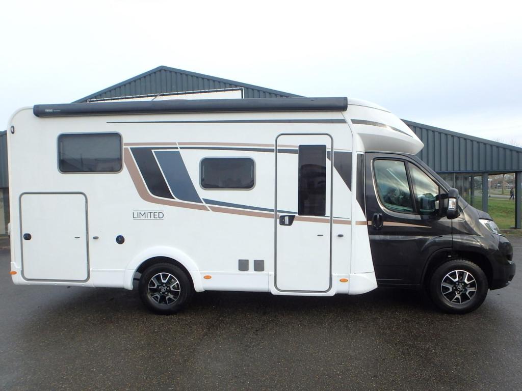 Bürstner Limited T690G, Caravans en Kamperen, Standaard zit, Koelkast, Bedrijf, Luifel