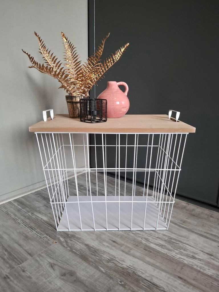 Bijzettafel - mand, Ophalen of Verzenden, Zo goed als nieuw