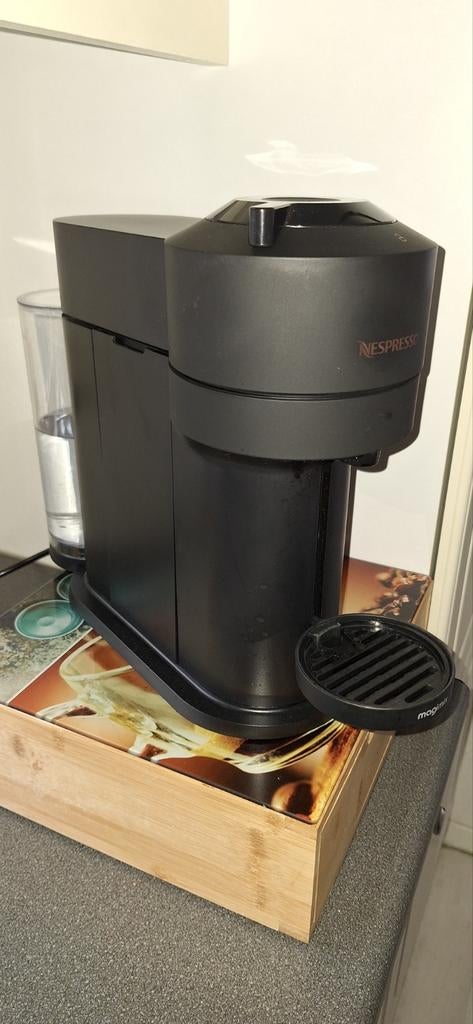 Nespresso Vertuo, Ophalen of Verzenden, Zo goed als nieuw, Koffiemachine