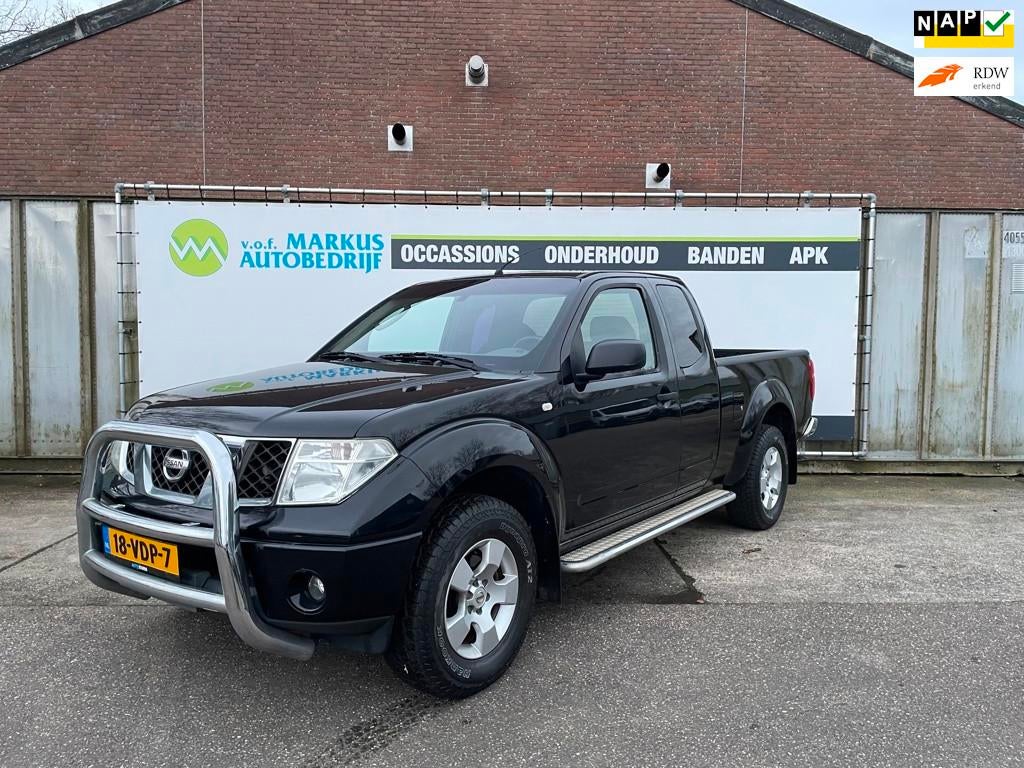 Nissan Navara 2.5 dCi SE Double Cab, Auto's, Nissan, Stof, Gebruikt, 4 cilinders, Elektrische ramen