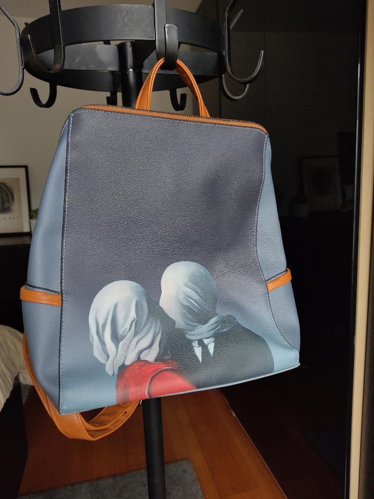 rugzak Kevin, De Minnaars (René Magritte), Sieraden, Tassen en Uiterlijk, Tassen | Rugtassen, Verzenden, Gebruikt, Overige merken