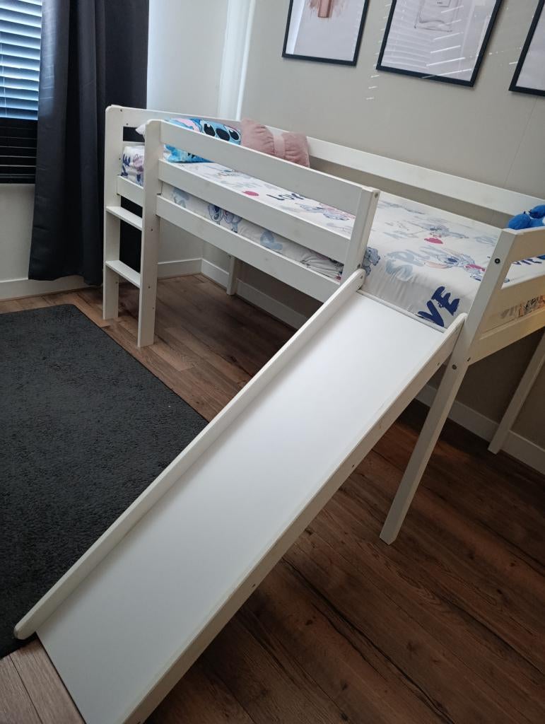 Bed, Kinderen en Baby's, Kinderkamer | Bedden, Ophalen, 85 tot 100 cm, Zo goed als nieuw, Matras