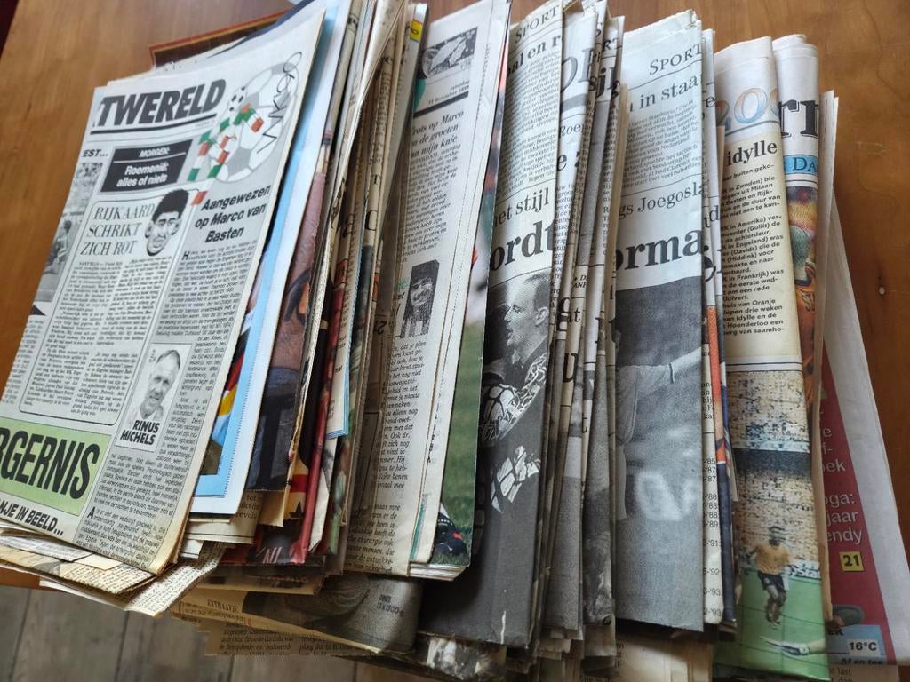 Sportkranten WK 1990, 1994, 1998 & EK 2000, Boeken, Tijdschriften en Kranten, Ophalen