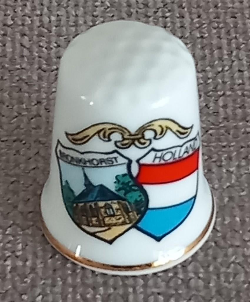 Vingerhoedje Bronkhorst Holland, Ophalen of Verzenden, Zo goed als nieuw, Porselein, Nederland