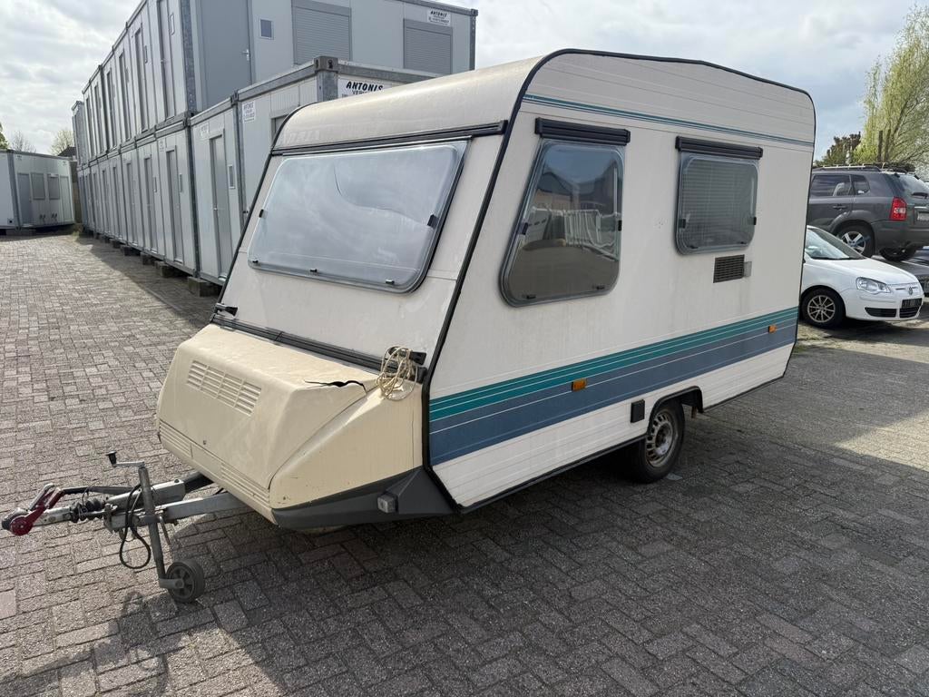 Adria 4256 kleine caravan 584KG, Caravans en Kamperen, Caravans, Rondzit, Bedrijf, Adria, 500 - 750 kg