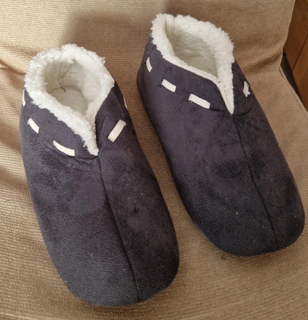 Nieuw spaanse sloffen maat 37/38, Kleding | Dames, Schoenen, Nieuw, Ophalen of Verzenden, Pantoffels of Sloffen, Grijs