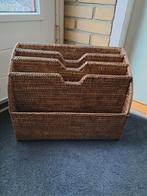 Mooie grote stevige rieten lectuurmand nieuw, Ophalen, Nieuw