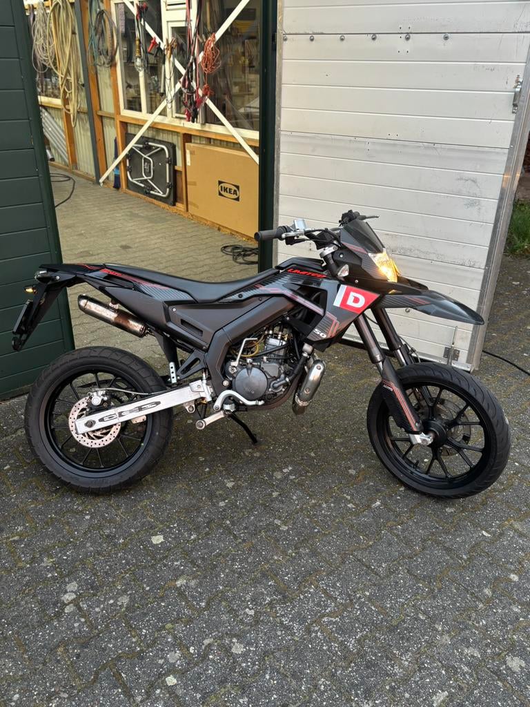 Derbi senda X-treme Limited Edition, Fietsen en Brommers, Brommers | Derbi, Zo goed als nieuw, Maximaal 45 km/u, Ophalen