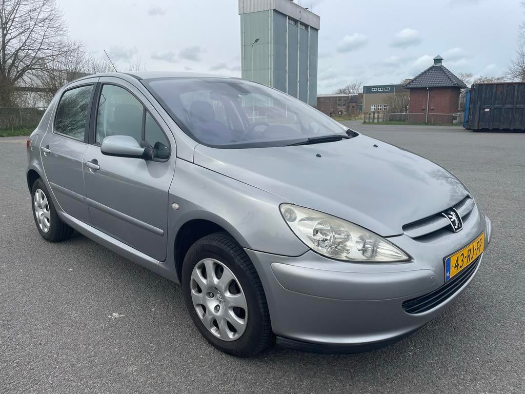 Peugeot 307 1.6 16V 5DR 2005 Grijs, Auto's, Peugeot, Voorwielaandrijving, 4 cilinders, 635 kg, Handgeschakeld