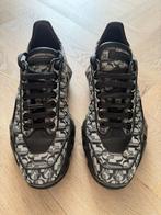 Jimmy Choo Black Monogram maat 38.5, Kleding | Dames, Schoenen, Verzenden, Zo goed als nieuw, Zwart, Sneakers of Gympen