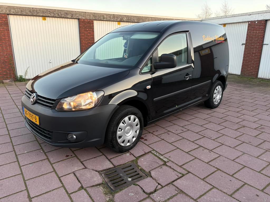 VW CADDY 1.6 TDI BJ 2013 AIRCO ZWART SCHUIFDEUR NAP MARGE, Auto's, Bestelauto's, 74 pk, 4 cilinders, 700 kg, Volkswagen