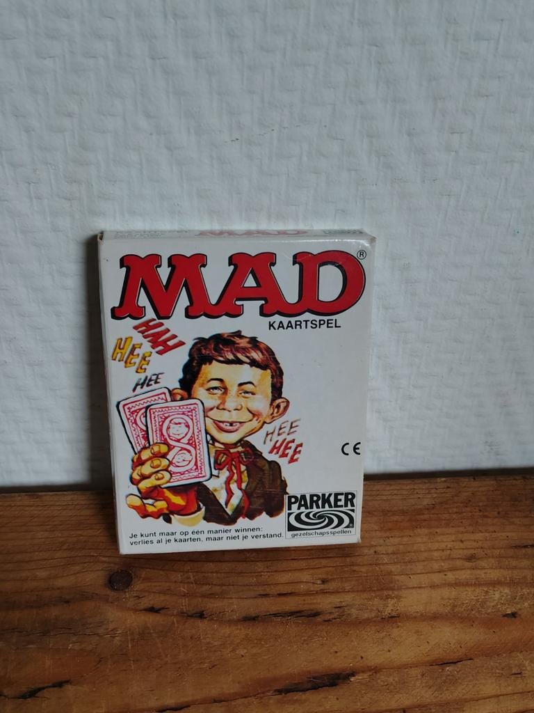 MAD Kaartspel - Klassiek Humoristisch Kaartspel, Hobby en Vrije tijd, Vijf spelers of meer, Ophalen of Verzenden, Gebruikt, Parker