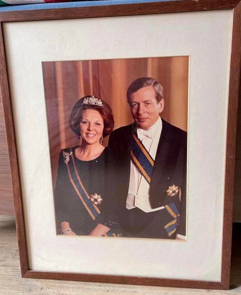 STATIEPORTRET BEATRIX & CLAUS, IN ORIGINELE LIJST MET GLAS., Ophalen of Verzenden, Zo goed als nieuw, Kaart, Foto of Prent