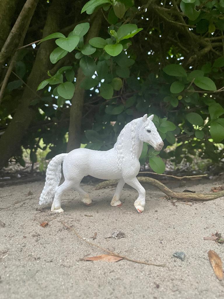 Schleich paard witte fries, Ophalen of Verzenden, Nieuw, Paard, Beeldje of Figuurtje