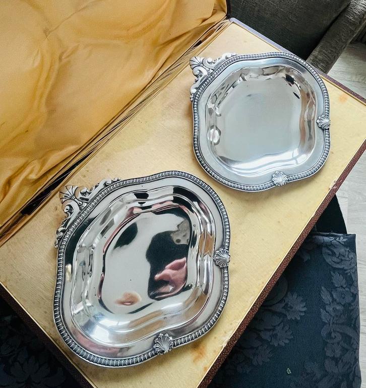 Antieke set schalen Phenix Frankrijk in cassette ongebruikt, Antiek en Kunst, Antiek | Bestek, Verzenden