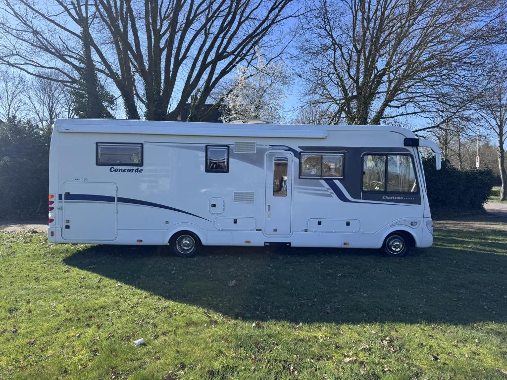 Concorde Charisma 890 M camper met Queensbed ,automaat, Caravans en Kamperen, Campers, Concorde, Buitenlamp, Bedrijf, Diesel
