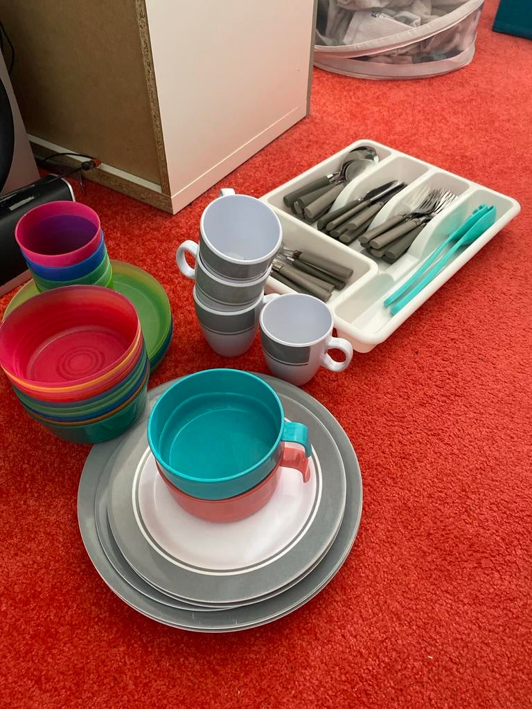 Complete camping servies set - Ideaal voor onderweg!, Ophalen, Gebruikt