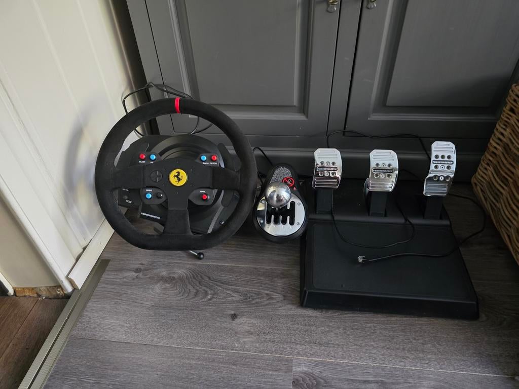 Thrustmaster T300 met shifter, 1 speler, Eén computer, Ophalen of Verzenden, Zo goed als nieuw