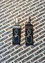 VETEMENTS oorknopjes suspender bijoux blauw nieuw in doos, Hangers, Blauw, Nieuw, Ophalen of Verzenden