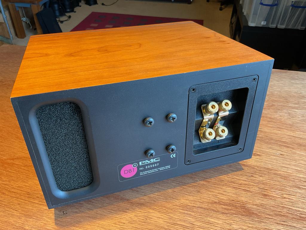 PMC DB1-C Centerspeaker N.O.S. - Nieuwstaat, Audio, Tv en Foto, Luidsprekers, Overige merken, Nieuw, Ophalen of Verzenden, 60 tot 120 watt