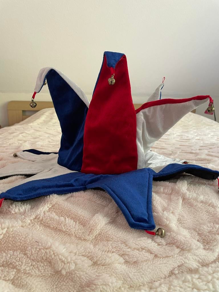 Rood-wit-blauwe feestmuts met belletjes - Koningsdag/Carnava, Ophalen of Verzenden, Zo goed als nieuw, Feestartikel, Oranje of Koningsdag