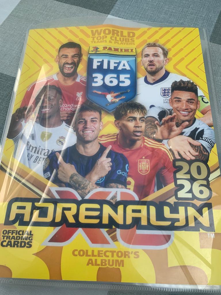 Panini FIFA 365 2026, Ophalen of Verzenden, Zo goed als nieuw, Meerdere plaatjes