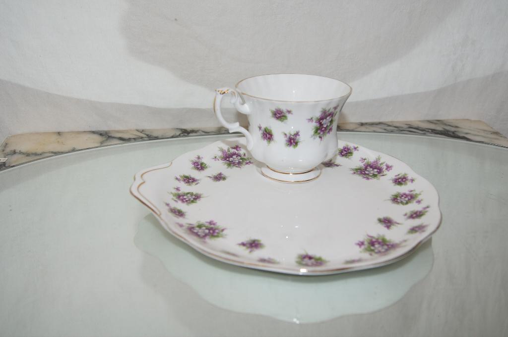 Theekopje  / Royal Albert, Ophalen of Verzenden, Zo goed als nieuw, Porselein, Kop en/of schotel
