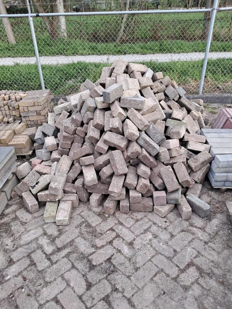 gebruikte betonklinkers partijtje, Ophalen, Gebruikt, Klinkers, 10 m² of meer