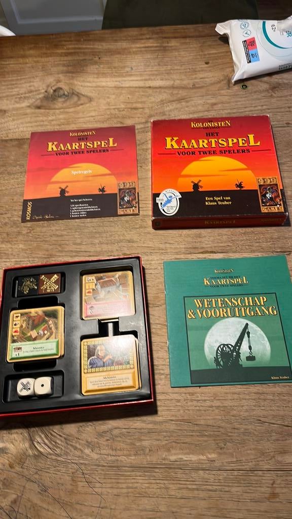 Kolonisten van Catan. Kaartspel + uitbreiding Wetenschap & V, Hobby en Vrije tijd, Gezelschapsspellen | Kaartspellen, Een of twee spelers