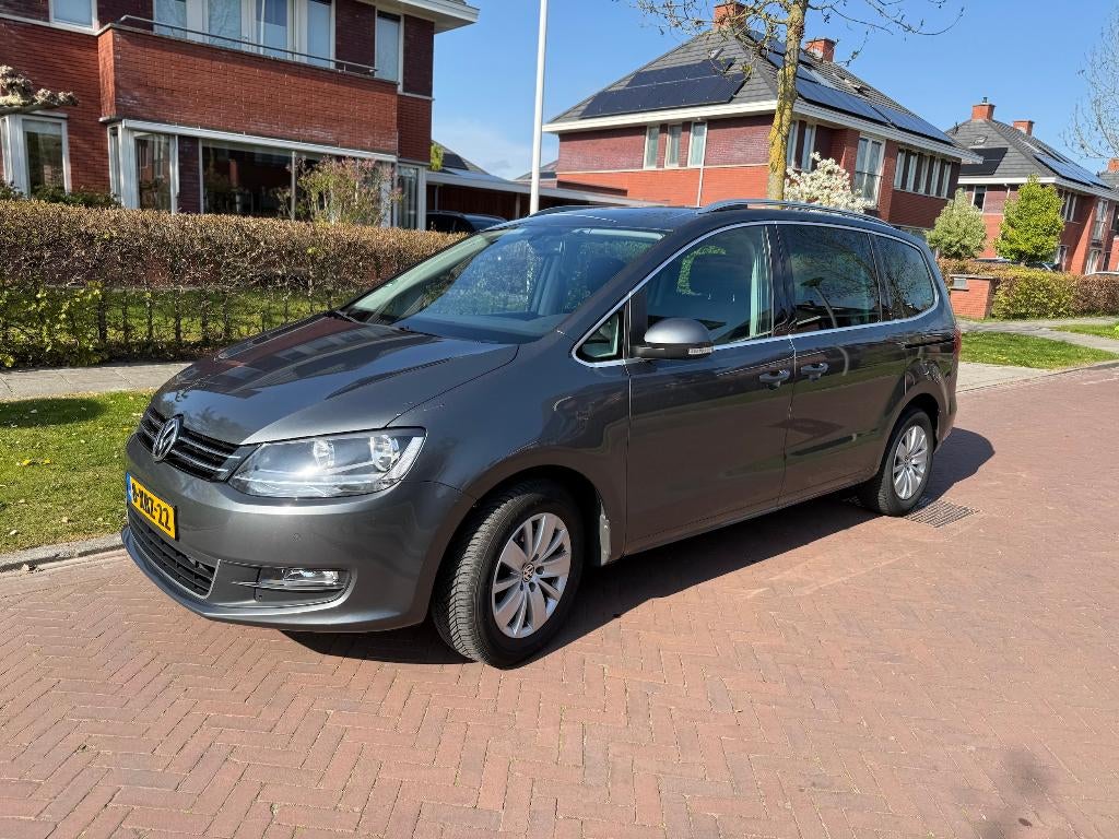 Volkswagen Sharan 1.4 TSI - 7 ZITS - 110KW 2014 Grijs, Auto's, Volkswagen, Particulier, Sharan, ABS, Airbags, Airconditioning