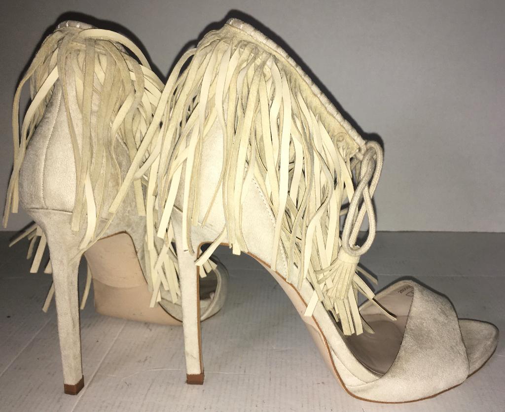 Zara hakken met franje maat 39, Zo goed als nieuw, Zara, Beige, Sandalen of Muiltjes