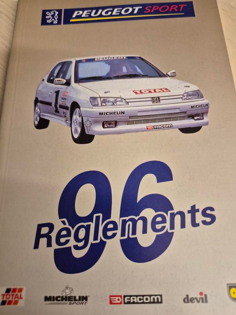 1996 dikke uitgave Peugeot Rallye 106 205 306 309 izgst met, Ophalen of Verzenden, Zo goed als nieuw, Peugeot