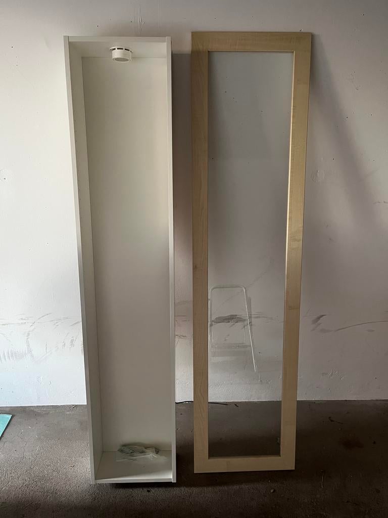 Ikea Bertby vitrine kast, Huis en Inrichting, Ophalen, 50 tot 100 cm, Zo goed als nieuw, 150 tot 200 cm