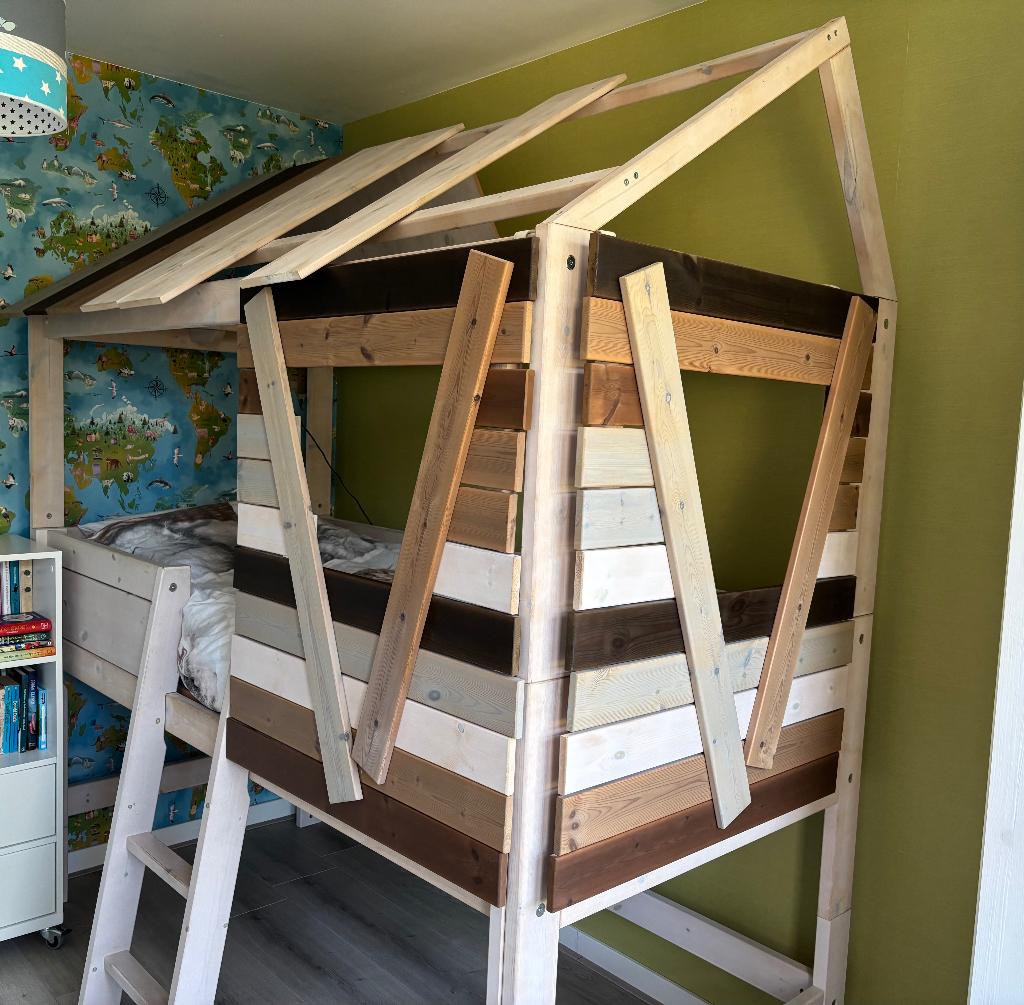 Lifetime bed halfhoogslaper met dak, Ophalen, 85 tot 100 cm, Gebruikt, Lattenbodem