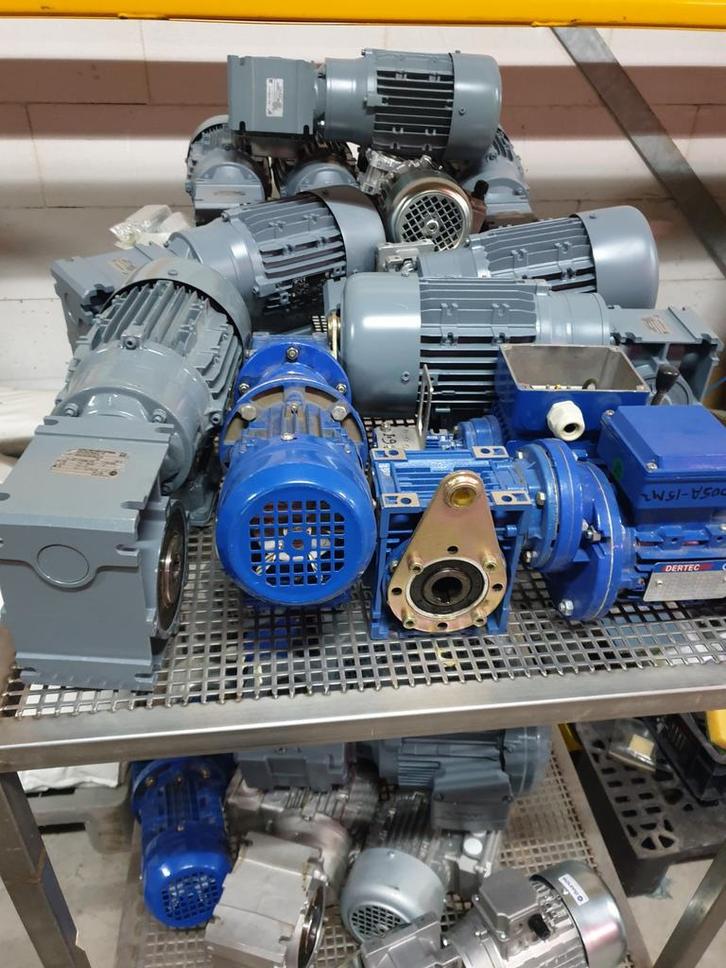 Electromotoren, Doe-het-zelf en Verbouw, Motoren, Zo goed als nieuw, Elektromotor, 1800 rpm of meer, Ophalen of Verzenden