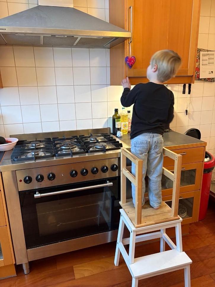 Zelfgemaakte leertoren Ikea, Kinderen en Baby's, Kinderstoelen, Gebruikt, Overige typen, Aanschuifbaar, Ophalen