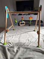 Houten Babygym met 3 vrolijke hangende speeltjes, Kinderen en Baby's, Speelgoed | Babyspeelgoed, Ophalen, Zo goed als nieuw, Babygym