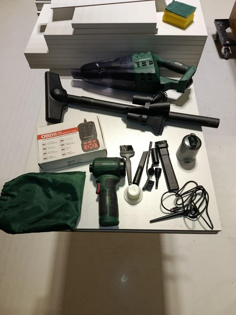 Parkside Handstofzuiger met accessoires en OBDII scanner, Witgoed en Apparatuur, Stofzuigers, Ophalen, Gebruikt, Kruimeldief, Minder dan 1200 watt