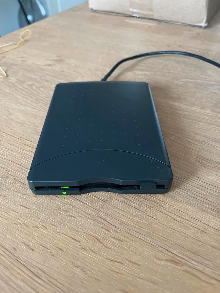 NEC USB Floppy Disk Drive UF0002 - Extern, Computers en Software, Optische drives, Gebruikt, Extern, Windows, Overig, Ophalen of Verzenden