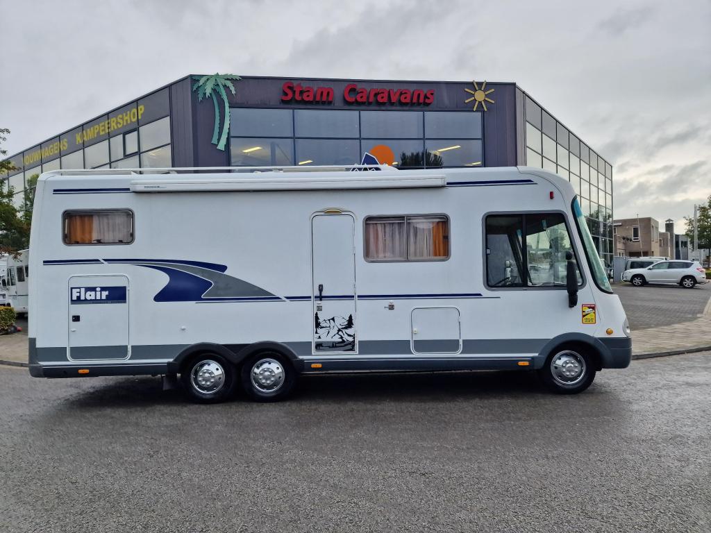 Niesmann+Bischoff Flair 7100i Topklasse Alde kachel, Caravans en Kamperen, Campers, Integraal, Niesmann+Bischoff, Fiat, Afzuigkap