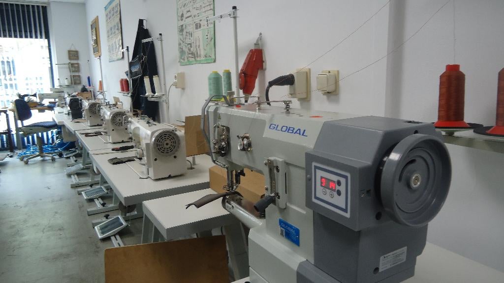 Industrie Naaimachine Global vrijearm 3VoudigTransport(Nieuw, Overige merken, Gebruikt, Ophalen of Verzenden, Naaimachine