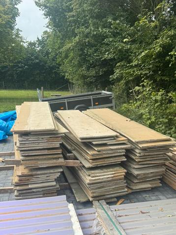 Houten spaanplaat schotten beschikbaar voor biedingen