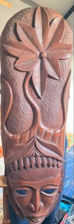Haïtiaans houten masker met bloemmotief, Ophalen