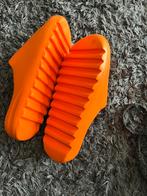 Yeezy Adidas slippers,maat 42,made in China, Kleding | Heren, Schoenen, Slippers, Ophalen of Verzenden, Zo goed als nieuw, Adidas
