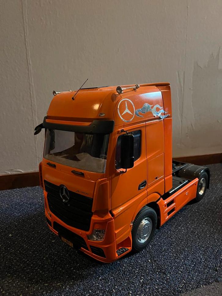 Tamiya Actros met Beier Licht & Geluid, Hobby en Vrije tijd, Modelbouw | Auto's en Voertuigen, Zo goed als nieuw, Truck, Groter dan 1:32