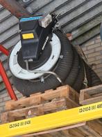 Uitlaatgassen afzuiging., Ophalen