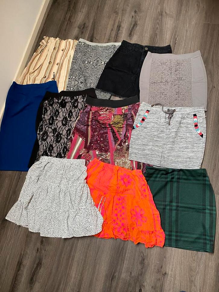 Partij rokken, rokjes, korte broeken, mt 36 / S, 49 stuks, Kleding | Dames, Rokken, Gedragen, Maat 36 (S), Boven de knie, Ophalen