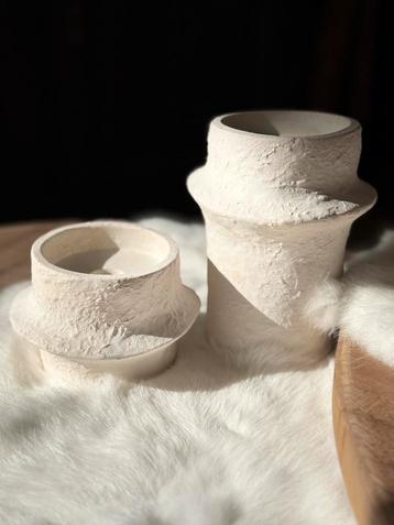 2 nieuwe kandelaars / kaarsenhouders beschikbaar voor biedingen