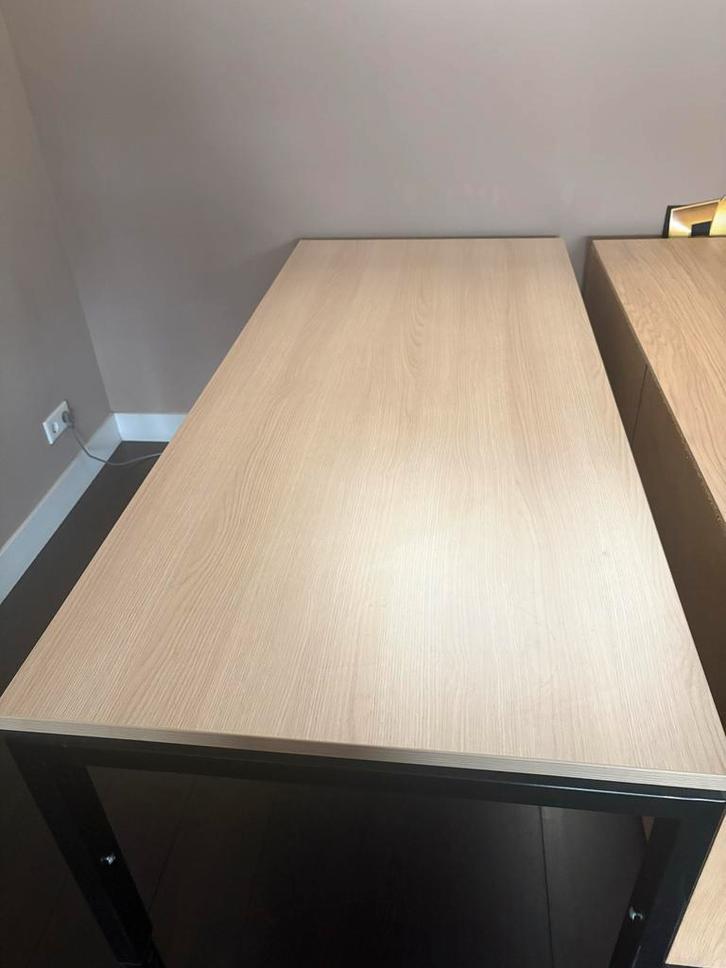 Bureau - Licht eiken met stalen frame, Huis en Inrichting, Tafels | Eettafels, Gebruikt, 50 tot 100 cm, 150 tot 200 cm, tot twee personen